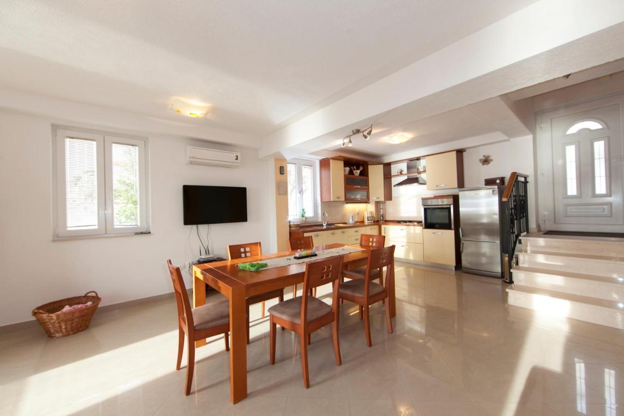 Villa Intrada Брела Екстериор снимка